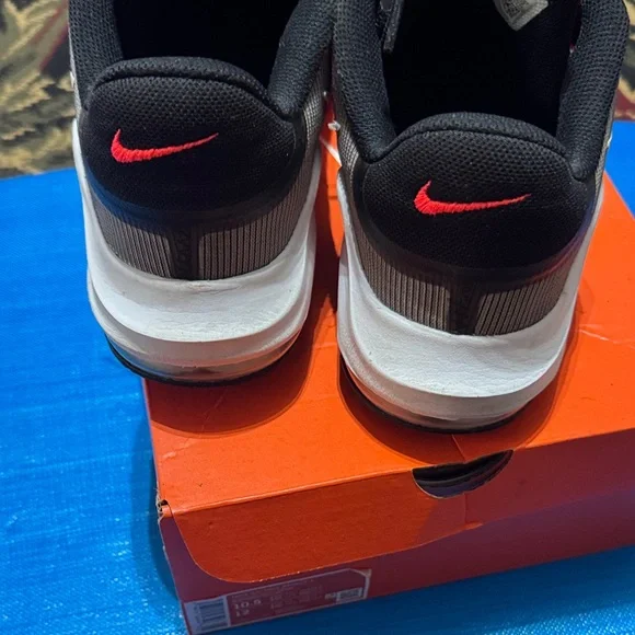 Nike air max impact Black and Red Training Sneakers - Picture 3 of 9